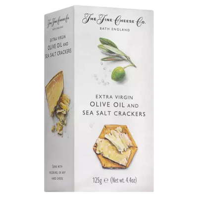 Cracker mit Olivenöl und Meersalz Snack in Verpackung von der Seite